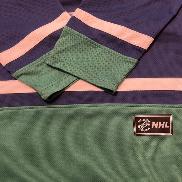 Vancouver Canucks Jersey - Picture 5 of 5